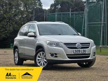 Volkswagen Tiguan 2.0 TDI SE SUV 5dr Diesel Manual 4WD Euro 4 (140 ps)