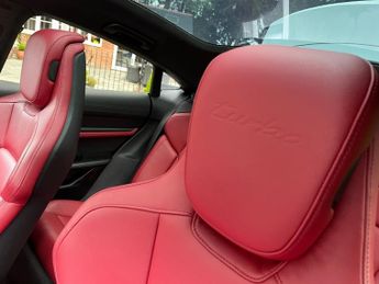 Porsche Taycan TURBO