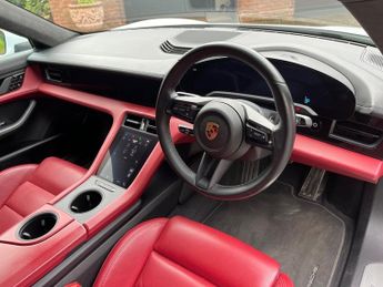 Porsche Taycan TURBO
