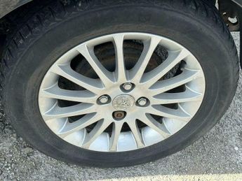 Toyota Yaris 1.33 Dual VVT-i SR Euro 4 (s/s) 5dr