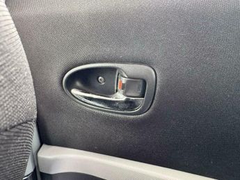 Toyota Yaris 1.33 Dual VVT-i SR Euro 4 (s/s) 5dr