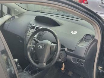 Toyota Yaris 1.33 Dual VVT-i SR Euro 4 (s/s) 5dr