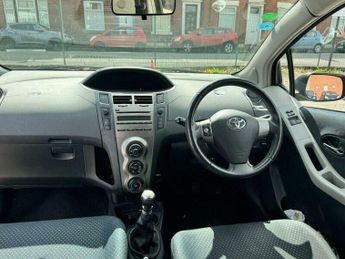 Toyota Yaris 1.33 Dual VVT-i SR Euro 4 (s/s) 5dr