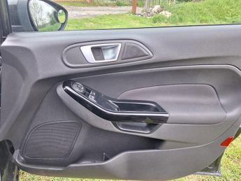 Ford Fiesta 1.0T EcoBoost Zetec Hatchback 5dr Petrol Manual Euro 6 (s/s) (10