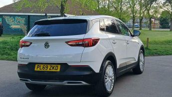 Vauxhall Grandland X 1.2 Turbo Business Edition Nav SUV 5dr Petrol Auto Euro 6 (s/s) 