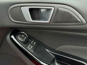 Ford Fiesta 1.0T EcoBoost Titanium Powershift Euro 6 5dr