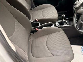 Kia Soul 1.6 1 SUV 5dr Petrol Manual Euro 4 (124 bhp)