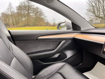 Tesla Model 3 (Dual Motor) Long Range Auto 4WDE 4dr