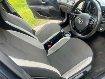 Toyota AYGO 1.0 VVT-i x-press x-shift Euro 6 5dr