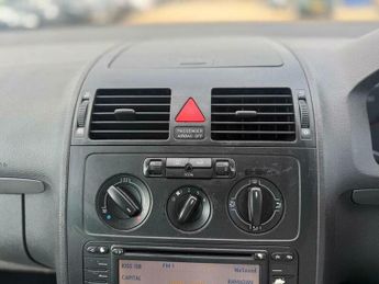 Volkswagen Touran 1.6 FSI SE 5dr (7 Seats)