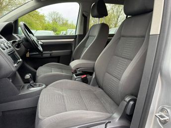 Volkswagen Touran SPORT TDI DSG 170