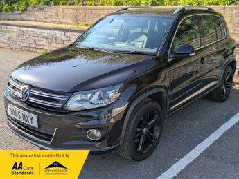 Volkswagen Tiguan 2015 VW TIGUAN 2.0 TDI 140 BMT 4M 4X4 R-LINE * NAV * HTD.ELEC.LE