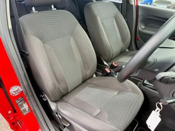 Ford Fiesta ZETEC NAV+BLUETOOTH+TWO KEYS