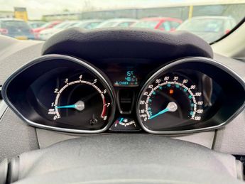 Ford Fiesta ZETEC NAV+BLUETOOTH+TWO KEYS