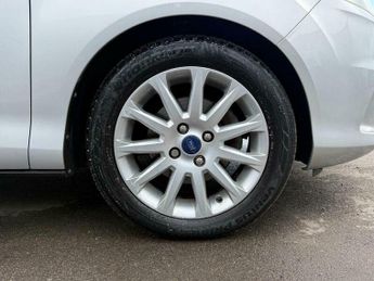 Ford B-Max 1.6 Titanium Powershift Euro 5 5dr