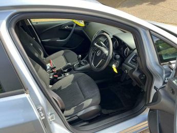 Vauxhall Astra 1.6 16v Exclusiv Euro 5 5dr