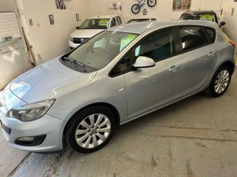 Vauxhall Astra 1.6 16v Exclusiv Euro 5 5dr