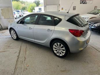 Vauxhall Astra 1.6 16v Exclusiv Euro 5 5dr