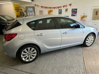 Vauxhall Astra 1.6 16v Exclusiv Euro 5 5dr