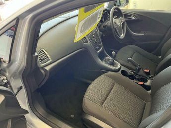 Vauxhall Astra 1.6 16v Exclusiv Euro 5 5dr