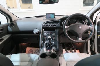 Peugeot 3008 HDI ROLAND GARROS 115