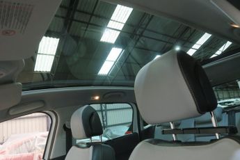 Peugeot 3008 HDI ROLAND GARROS 115