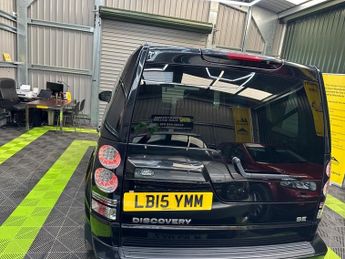 Land Rover Discovery 3.0 SD V6 SE Tech SUV 5dr Diesel Auto 4WD Euro 5 (s/s) (255 bhp)