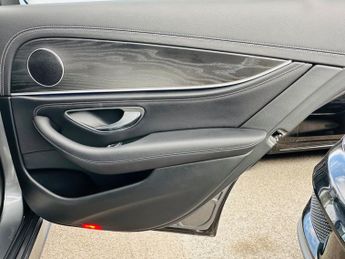 Mercedes E Class E 220 D 4MATIC AMG LINE