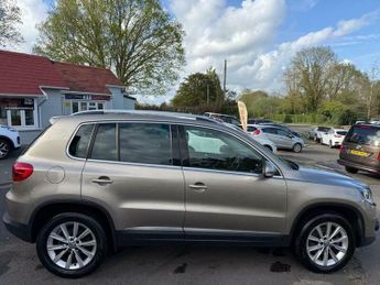 Volkswagen Tiguan 2.0 TDI BlueMotion Tech SE DSG 4WD Euro 5 (s/s) 5dr