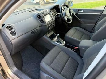 Volkswagen Tiguan 2.0 TDI BlueMotion Tech SE DSG 4WD Euro 5 (s/s) 5dr