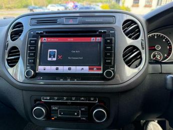 Volkswagen Tiguan 2.0 TDI BlueMotion Tech SE DSG 4WD Euro 5 (s/s) 5dr