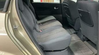 Renault Scenic 1.6 VVT Dynamique 5dr