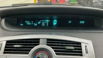 Renault Scenic 1.6 VVT Dynamique 5dr