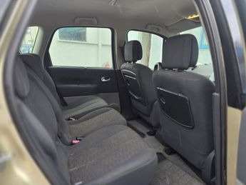 Renault Scenic 1.6 VVT Dynamique 5dr