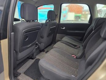 Renault Scenic 1.6 VVT Dynamique 5dr