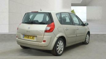 Renault Scenic 1.6 VVT Dynamique 5dr
