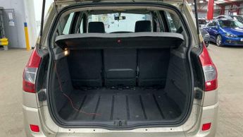 Renault Scenic 1.6 VVT Dynamique 5dr