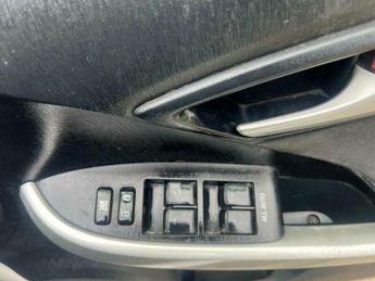 Toyota Prius 1.8 VVT-h T3 CVT Euro 5 (s/s) 5dr