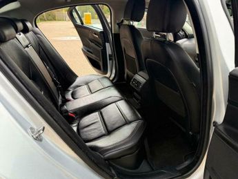 Jaguar XE 2.0d Prestige Auto Euro 6 (s/s) 4dr