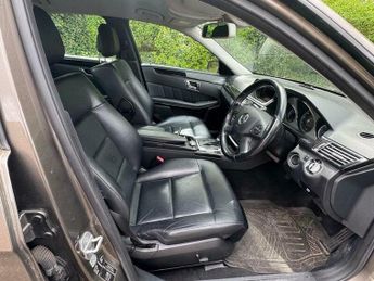 Mercedes-Benz E Class 2.1 E200 CDI BlueEfficiency Avantgarde Tiptronic Euro 5 4dr