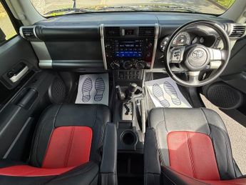 Toyota FJ Cruiser 4.0-V6-4X4-FRESH IMPORT-HUGE SPEC-SUPERB ONE OF A KIND+STUNNER