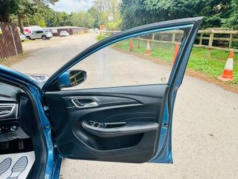 MG MG5 52.5kWh Exclusive Auto 5dr