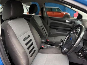 Ford Focus 1.6 Zetec Hatchback 5dr Petrol Manual (161 g/km, 99 bhp)