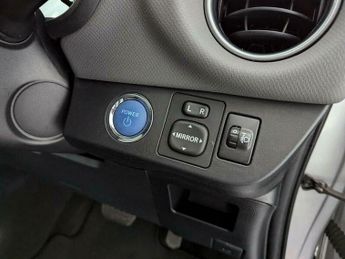 Toyota Yaris 1.5 VVT-h Icon E-CVT Euro 6 5dr