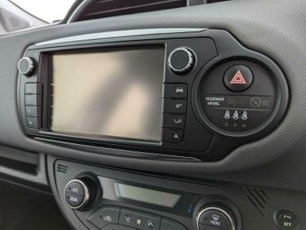 Toyota Yaris 1.5 VVT-h Icon E-CVT Euro 6 5dr