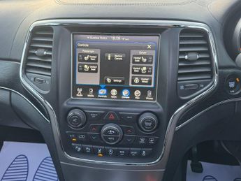 Jeep Grand Cherokee 3.0 V6 CRD Summit SUV 5dr Diesel Auto 4WD Euro 6 (s/s) (250 ps)