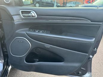 Jeep Grand Cherokee 3.0 V6 CRD Summit SUV 5dr Diesel Auto 4WD Euro 6 (s/s) (250 ps)