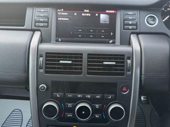 Land Rover Discovery Sport 2.0 Si4 HSE Dynamic Lux SUV 5dr Petrol Auto 4WD Euro 6 (s/s) (29