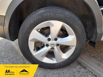 Nissan Qashqai DIG-T ACENTA PREMIUM DCT, nav + camera +parking aid
