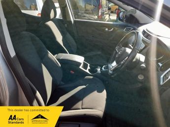 Nissan Qashqai DIG-T ACENTA PREMIUM DCT, nav + camera +parking aid